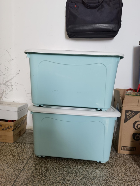 搬家转让两个大号收纳箱