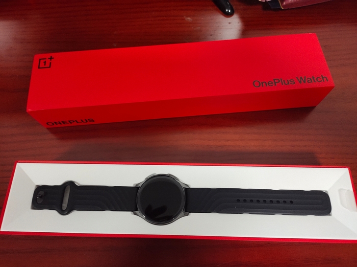 上个月给女朋友买的,就带了两次,女朋友不喜...