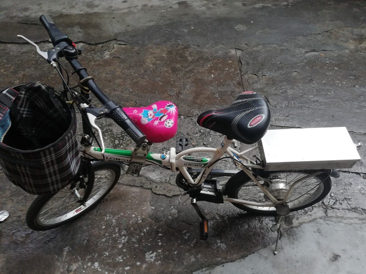 亲子一家三口电动自行车.36伏.没有电池!...