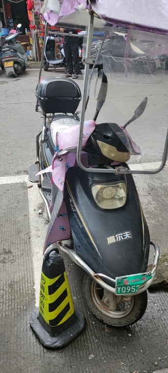 老年人代步车，五个电瓶，