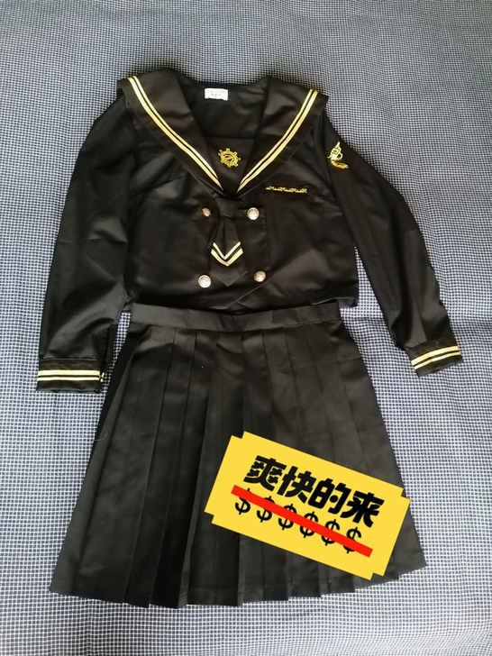 ZK服装全新 转手原因 ，想穿时候忽然小了...