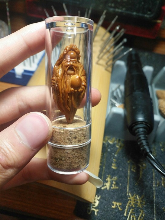 橄榄核  寿星一颗  本人雕刻作品   尺...