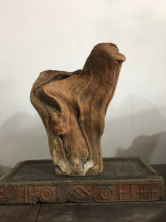 崖柏摆件崖柏摆件，像一个瑞兽，狮子。背面像...