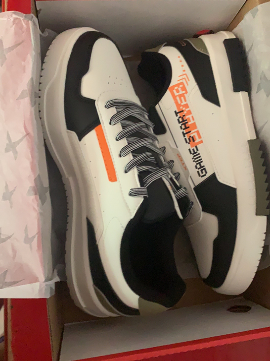 特步超高颜值板鞋，41  42码，全新无瑕...