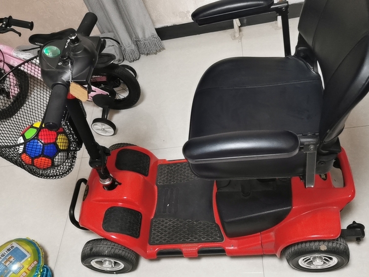 英格威老年代步车没有怎么使用。新换了一块电...