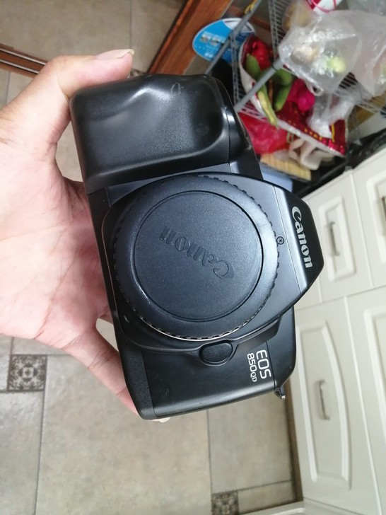 出一台EOS850机身如图，成色很好，功能...