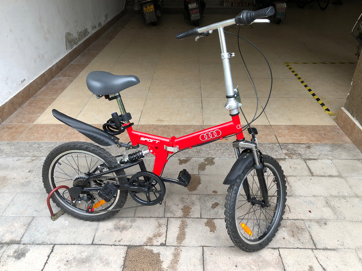 全新奥迪折叠自行车 20寸 六档变速 可折...