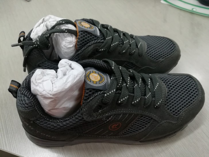 全新，骆驼男士运动鞋，尺码41