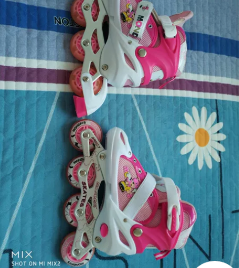 金峰正品溜冰鞋儿童 就穿了两次  有备件轴...