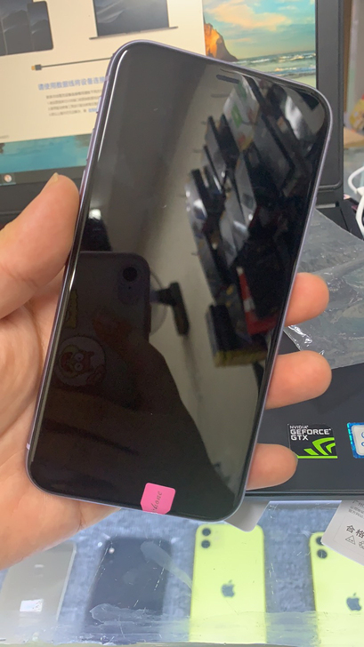 韩版 单卡 苹果11  64G 屏幕轻微划痕