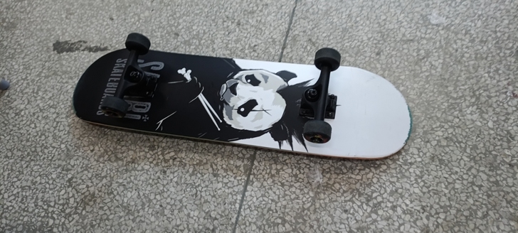 dbh滑板 熊猫板面 95新 就滑过三四次