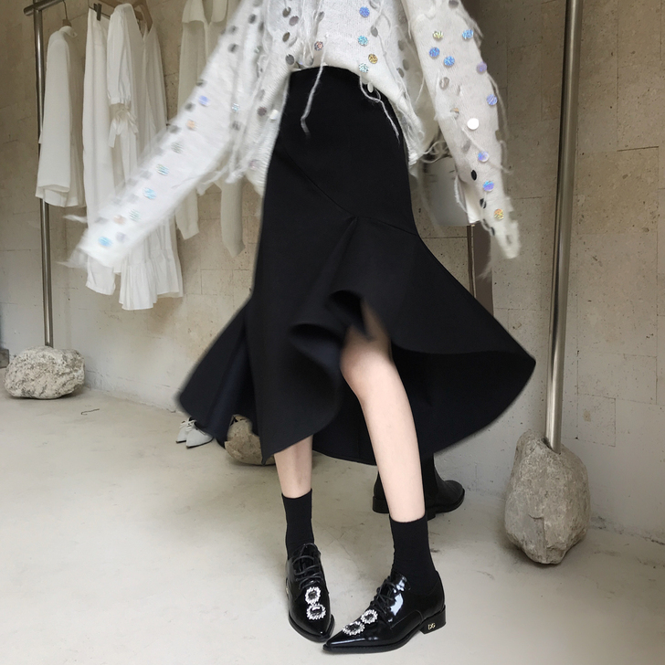 黑色不规则半身裙女包臀鱼尾裙中长款高腰显瘦...