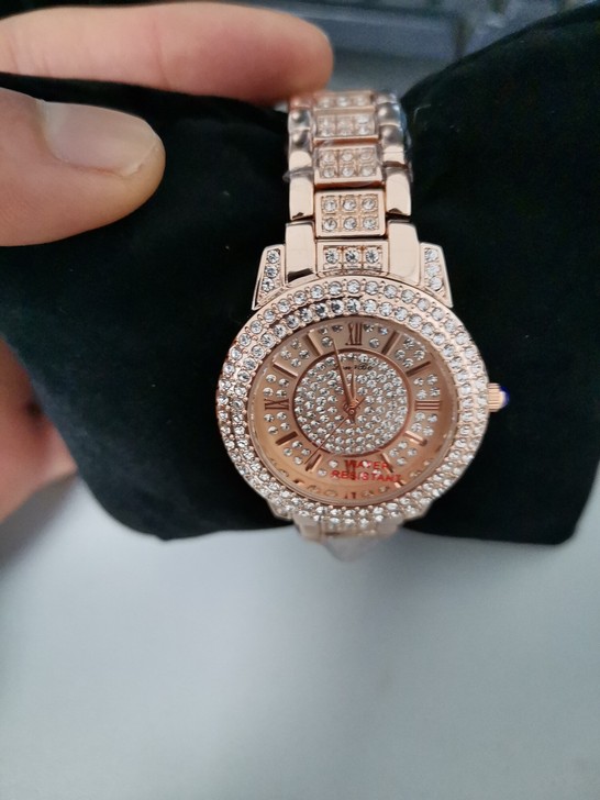 宝格欧手表女，别人送的，我自己已经有手表，...