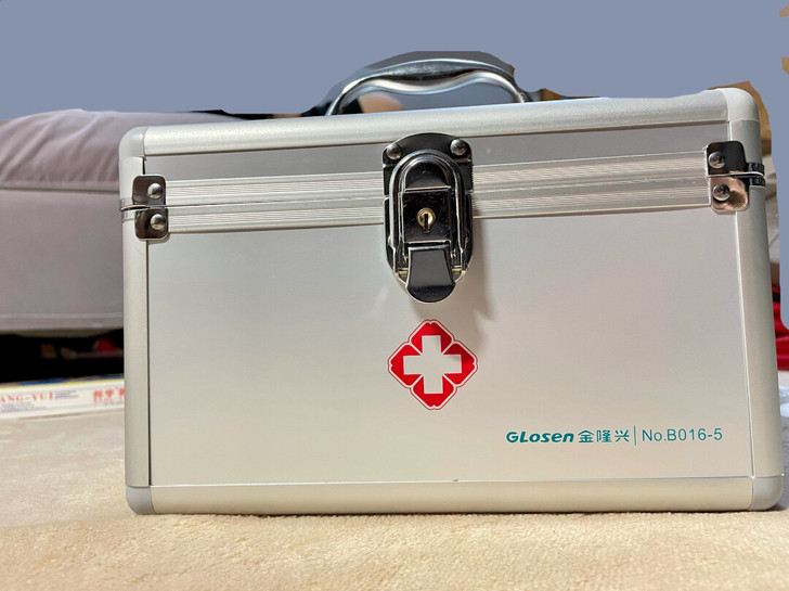 家庭药箱，家里多了一箱