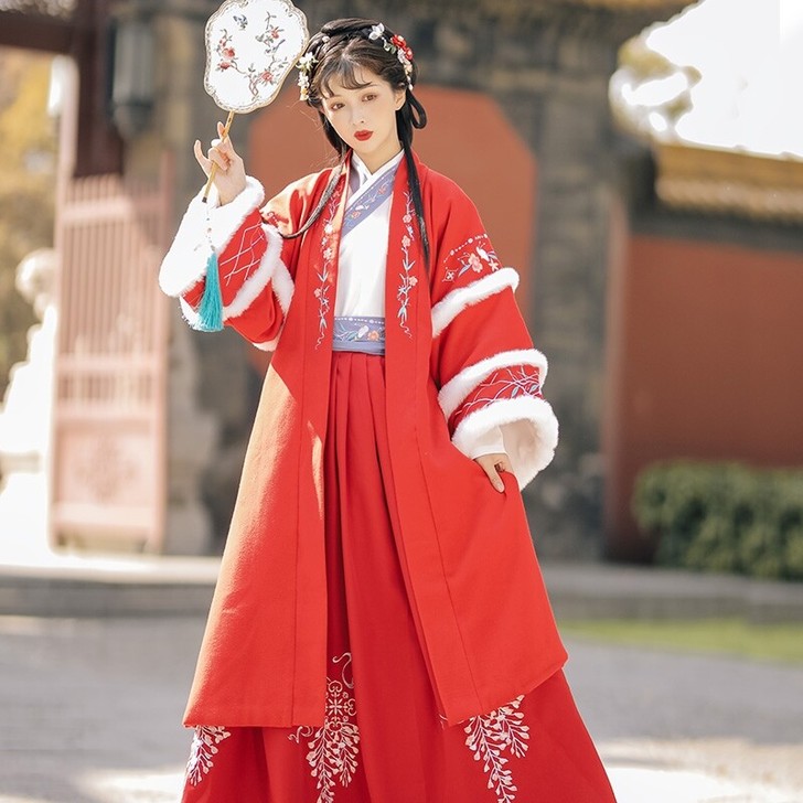 慕雪橙橙 原创汉服女秋冬汉元素毛呢大衣改良...