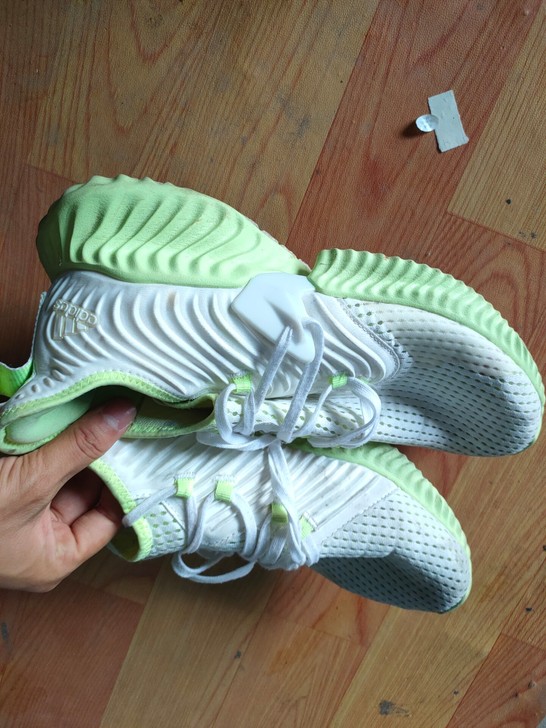 阿迪达斯Adidas休闲跑步鞋，43码，喜...
