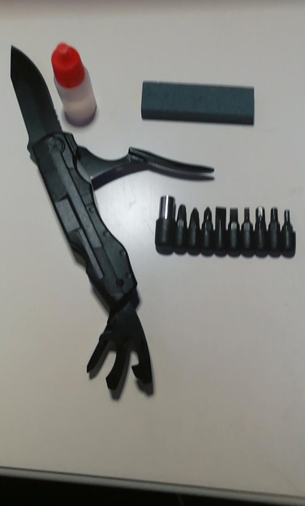 多功能折叠钳子组合工具 电商不干了清库存