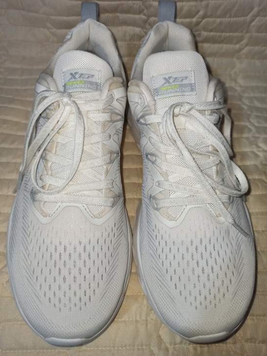 二手 43码男士正品特步运动鞋