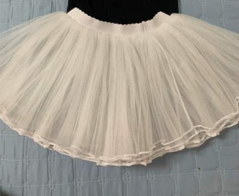 130码舞蹈服，几乎全新，三件20元，29...