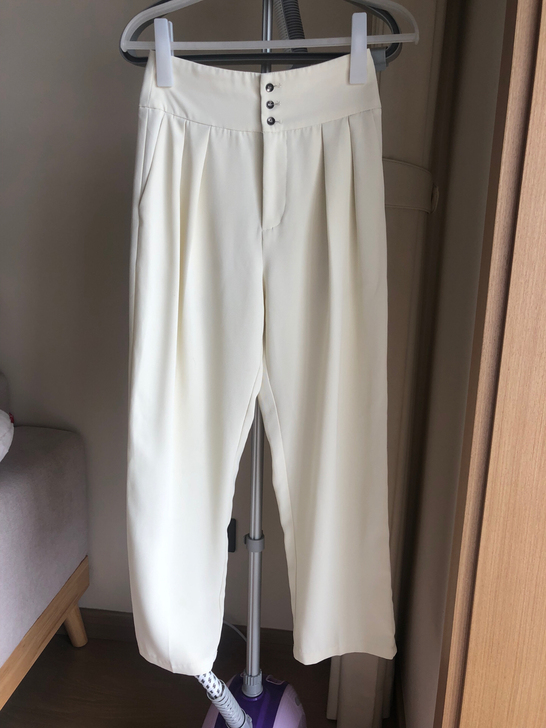 夏季奶白色西装裤