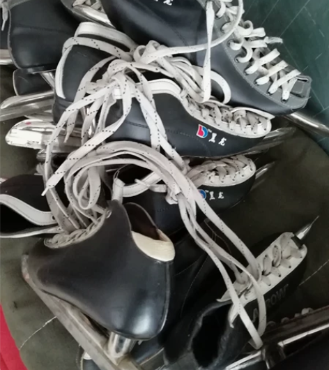 二手速滑冰刀,各种鞋号都有。 感兴趣的话点...