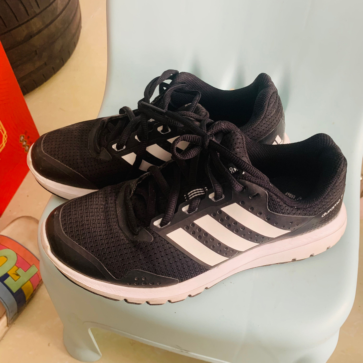 阿迪达斯运动鞋 37码