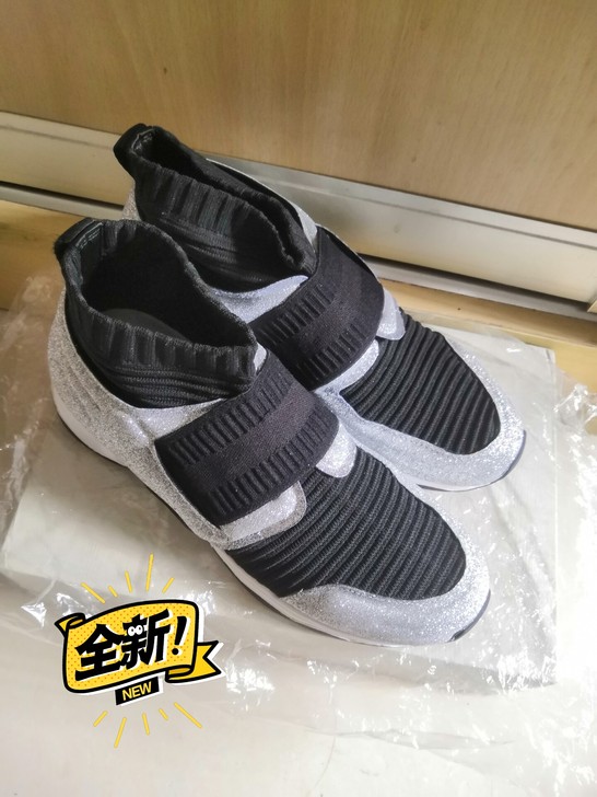 【全新】迪丽 热巴香奶奶同款闪亮拼接运动鞋...