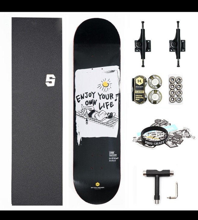 1985滑板DBH滑板双翘板四轮组装   ...