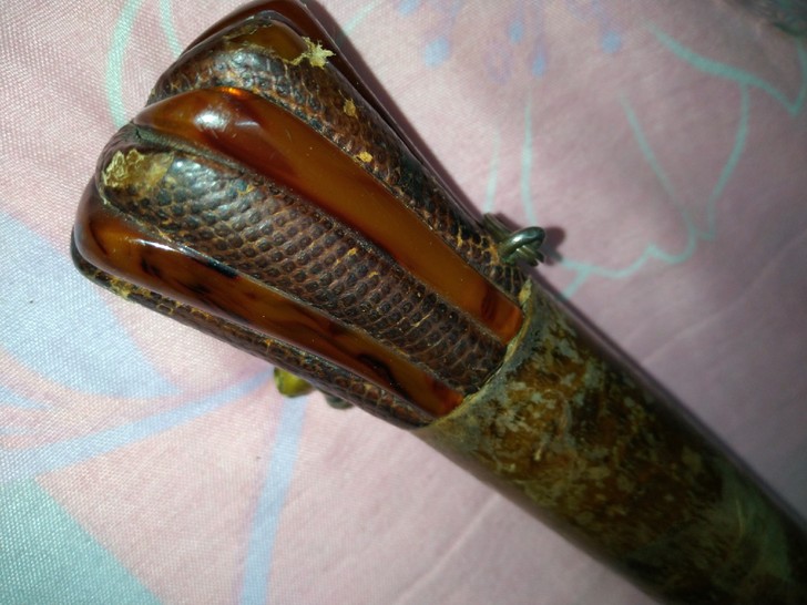 一把漂亮的古董洋伞