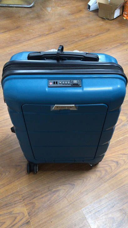 lucky club行李箱全新的