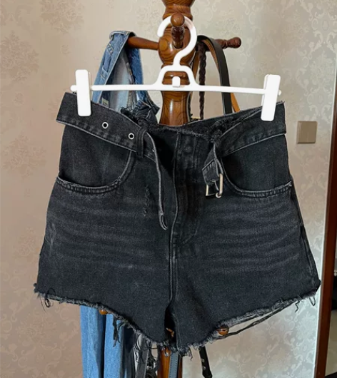 大王牛仔短裤 27码 炭黑色 穿过一次，买...