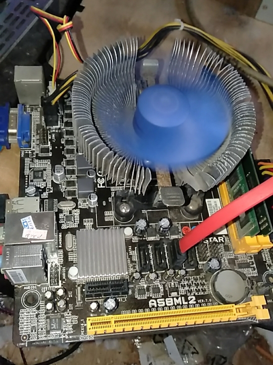 映泰a58M2主板+A4-5300 CPU.