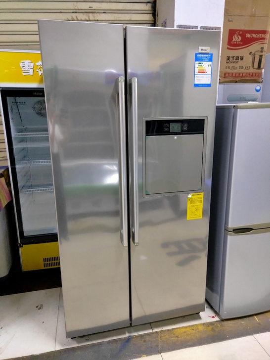 海尔品牌对开门冰箱，成色非常好，大容量，冷...