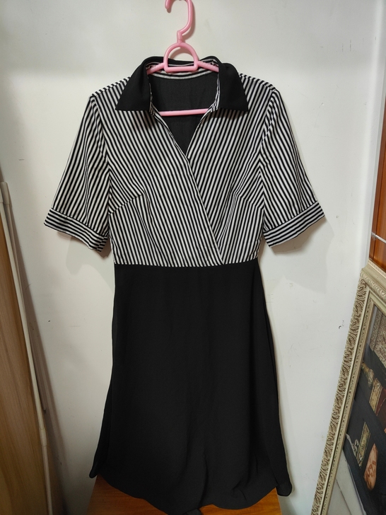 全新职业装条纹连衣裙，质量超舒服，版型正，...