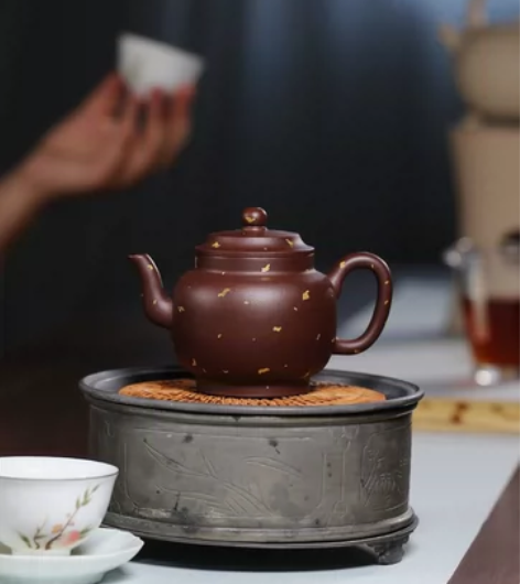 野泉烟火白云间,坐以香茶爱此生。 【筠石】...