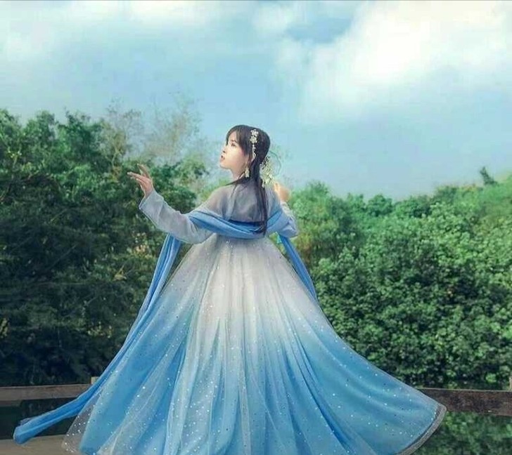 出出出，千韵岗辰莲鱼梦