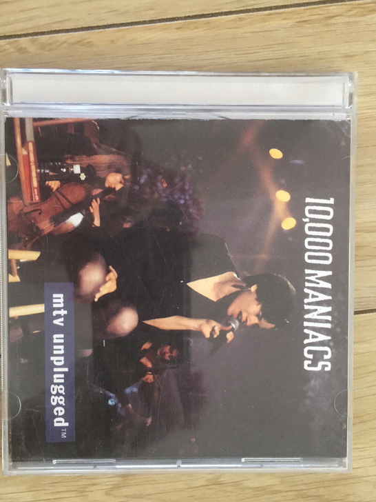 一万个疯子乐队(10000MANIACS)