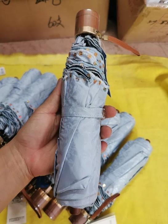 超值款!处理台湾品牌黑胶提花刺绣伞