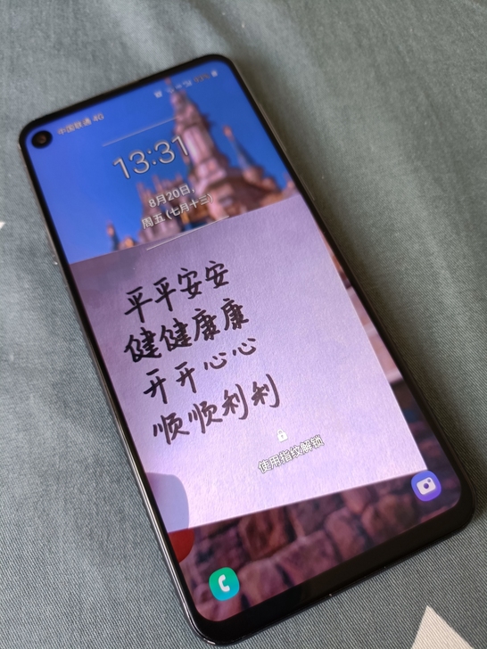 三星a8s低价出了 有一角轻微磕碰 略微瑕...