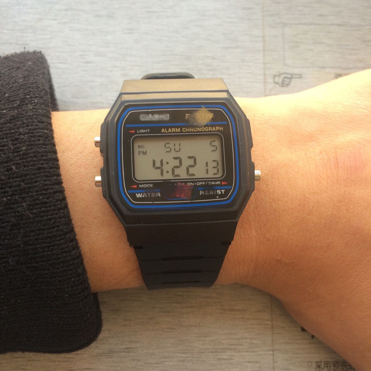 Casio f-91w小方块全新 黑绿/黑...