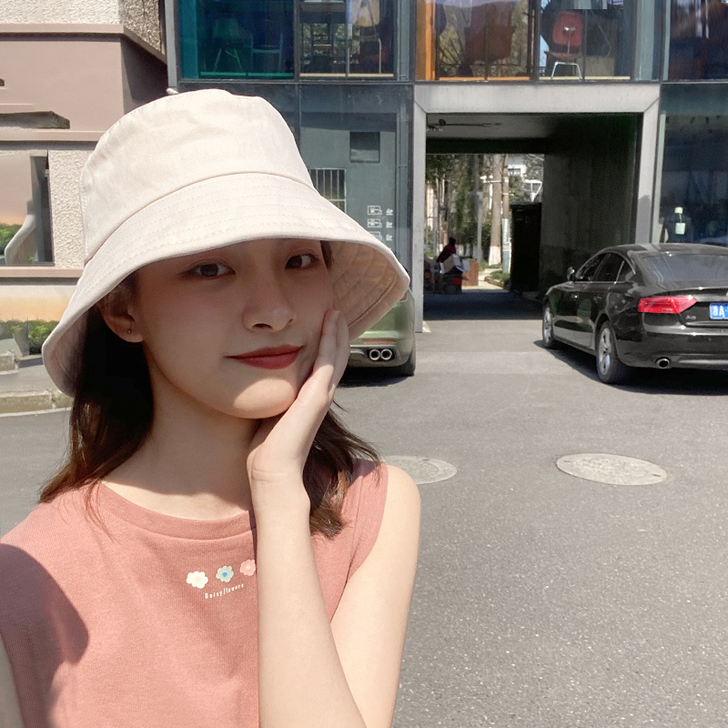 杨同学 帽子黄色