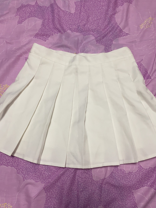 白色学院风短裙