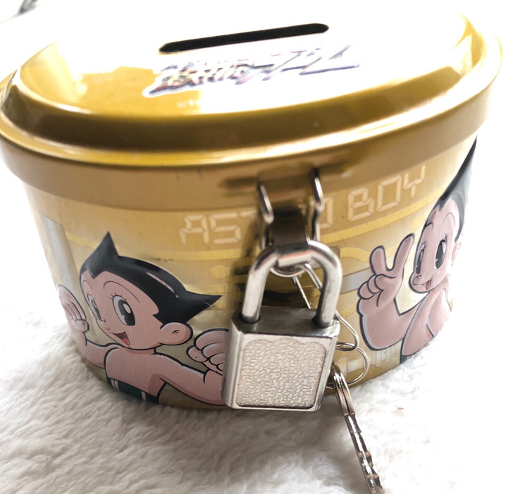 铁臂阿童木储蓄罐，铁制，带锁，9.5*6....