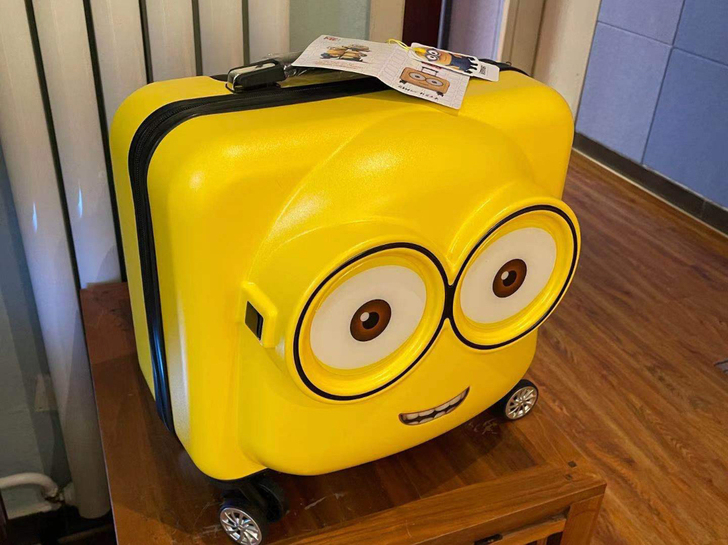 全新闲置小黄人行李箱，这个是成人款尺寸是2...
