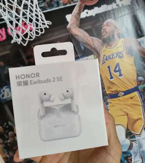 这是朋友送的荣耀Earbuds 2 SE入...