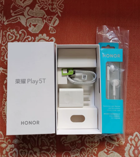 荣耀play 5t，包装盒，充电器，22....