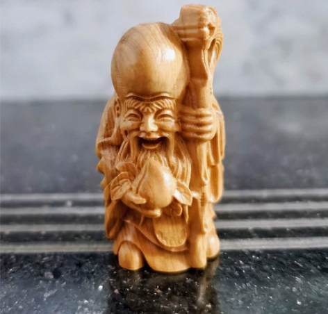 同事出去玩,在景点买的,现在低价处理摆件,...