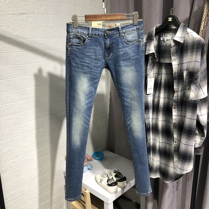 中腰牛仔裤女显瘦2021年新款春装修身弹力...
