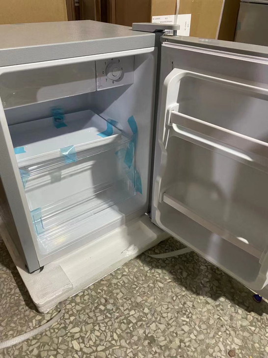 美的全新二手冰箱、迷你单门小冰箱便宜卖了。