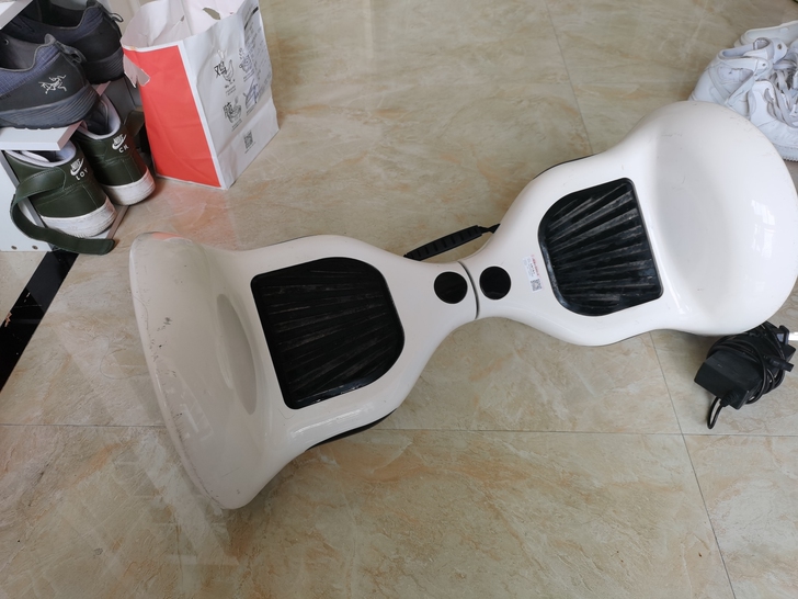 闲置平衡车，几乎没用，有充电器